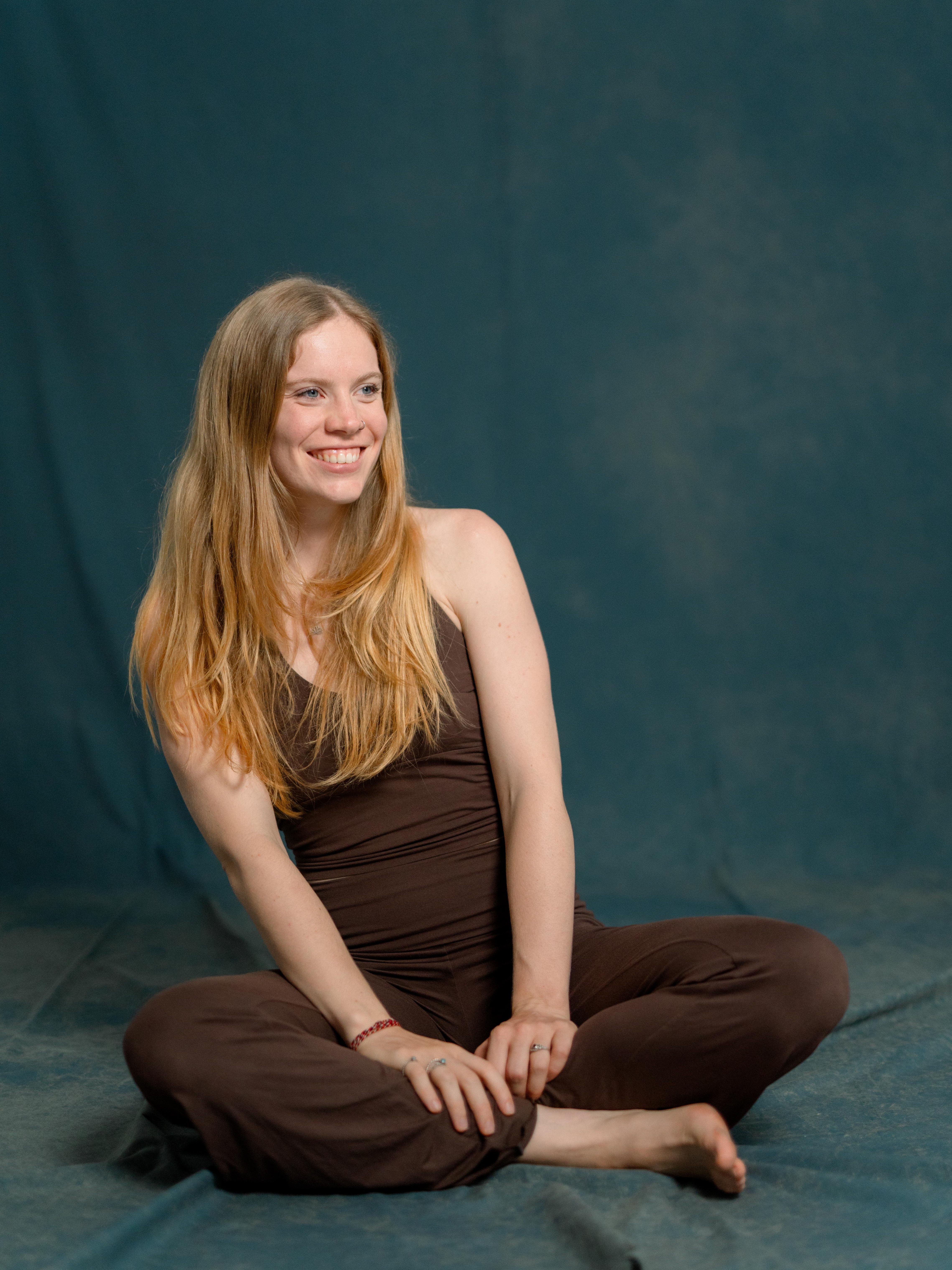 Hannah Pfeffer, Yin Yoga teacher at Adhyaya Yoga